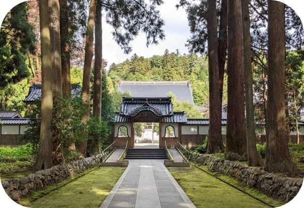 立山寺の正面写真